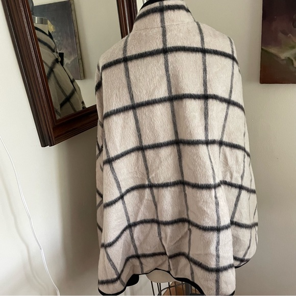 NWT Pearl by Lela Rose Checkered Plaid Wool Cape Poncho with Pockets Size Large - Picture 6 of 11